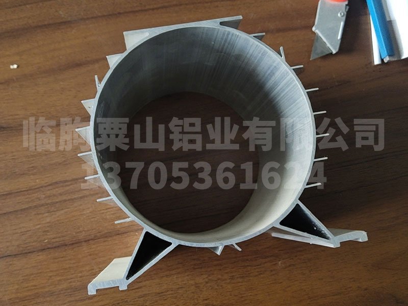 电子散热器需要配置温度控制器吗？